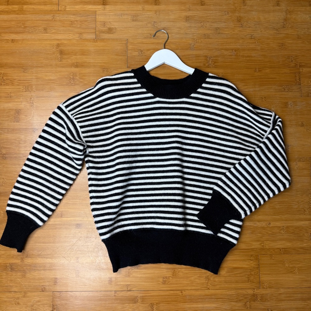 Anthropologie MOTH Black White Striped High‎ Neck Cropped Sweater Size L